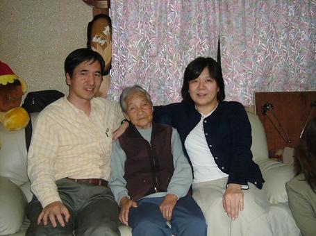 Grandma 09 with grandchild, old man, old man, care, JPG