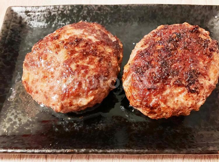 手作りのハンバーグ ハンバーグ,手作りハンバーグ,ハンバーグステーキの写真素材