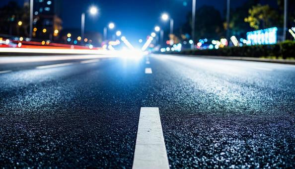 アスファルトの道路夜A アスファルトの道路夜Aの写真