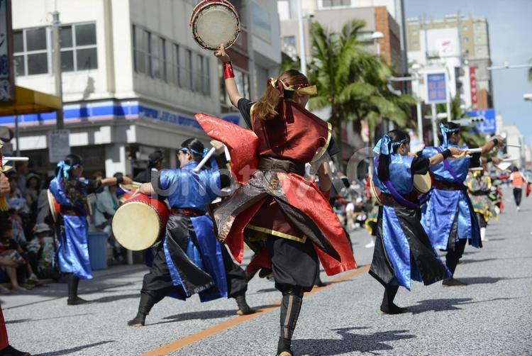 一万人のエイサー踊り隊 一万人のエイサー踊り隊,エイサー,国際通りの写真素材