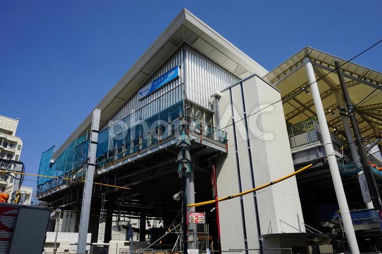 代々木八幡駅の新しい駅舎　小田急線 代々木八幡,代々木八幡駅,小田急線の写真素材