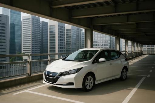 立体駐車場に停車中EVの写真