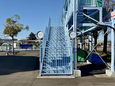 冬の武生中央公園　動かないモノレール 冬,閉店,閉鎖の写真素材