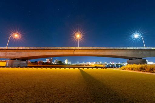 夜の赤江大橋 夜の赤江大橋の写真
