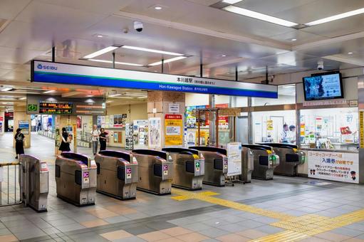 本川越駅 1階改札口 本川越駅 1階改札口の写真