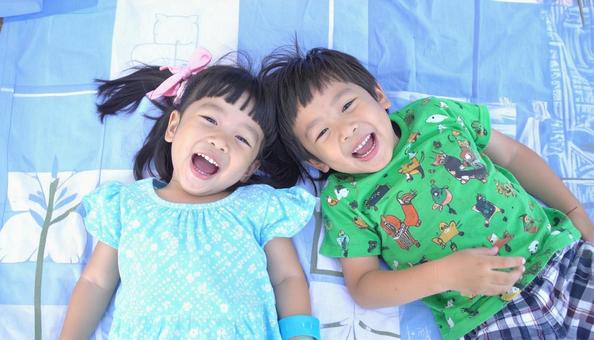 笑顔の子供たち 笑顔の子供たちの写真