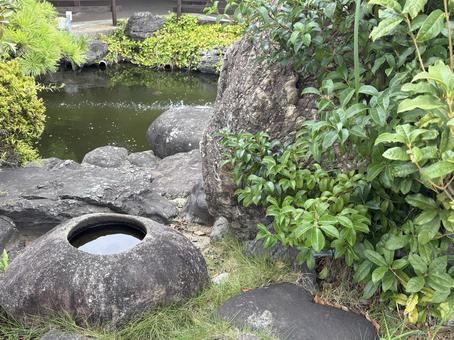 日本庭園の静かな池 日本庭園の静かな池の写真