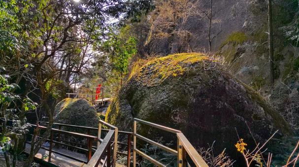 Huge rock with moss, صخرة, ستونهنج, بقعة سياحية, JPG