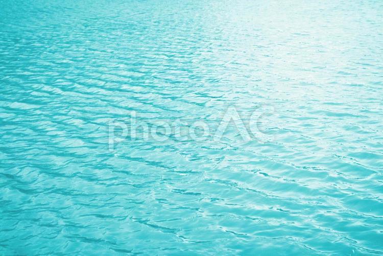 涼しげな水面の背景素材 水,水面,波の写真素材