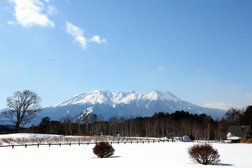 青空の御嶽山 冬,冬景色,風景の写真素材