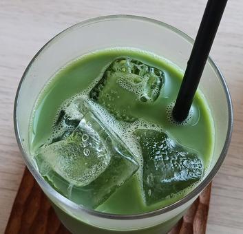 アイス抹茶ラテ アイスドリンク,ドリンク,飲み物の写真素材