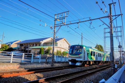東急池上線を走る7000系電車 東急池上線を走る7000系電車 東急電鉄,鉄道,東京の写真素材