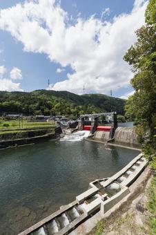 愛知県豊田市にある百月ダムと魚道 愛知県豊田市にある百月ダムと魚道 愛知,豊田,魚道の写真素材