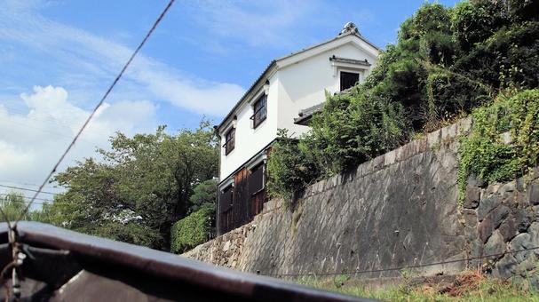 八幡堀手漕ぎ和舟から眺める白壁の蔵 八幡堀手漕ぎ和舟から眺める白壁の蔵 八幡堀,蔵,白壁の写真素材