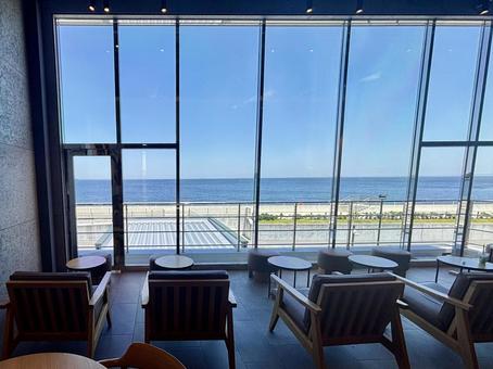 海の見えるカフェ 海の見えるカフェ カフェ,オーシャンビュー,夏休みの写真素材