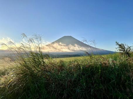 夏の終わりの富士山 夏の終わりの富士山の写真