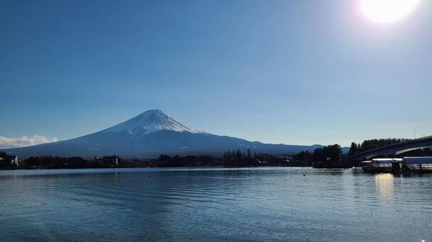 太陽と富士山 富士山,河口湖,湖の写真素材