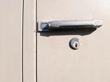 レトロなロッカーの光景 レトロなロッカーの光景 レトロなロッカー,取っ手,鍵穴の写真素材