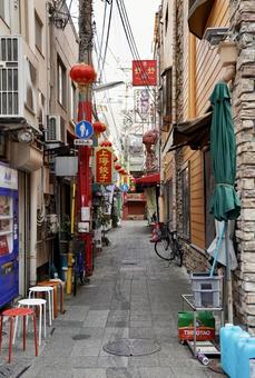 朝の南京町の風景 神戸,中華街,南京町の写真素材
