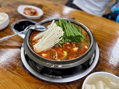 チゲ チゲ チゲ,スンドゥブ,純豆腐の写真素材