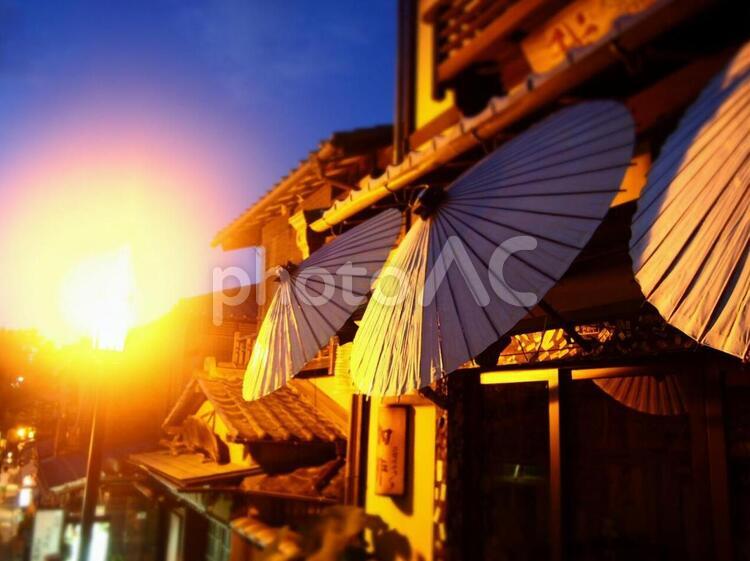 京都の夕暮れ 京都,夏,町並みの写真素材