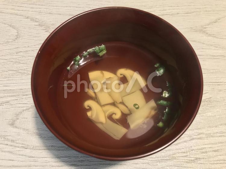 秋の味覚　松茸のお吸い物 松茸,マツタケ,まつたけの写真素材