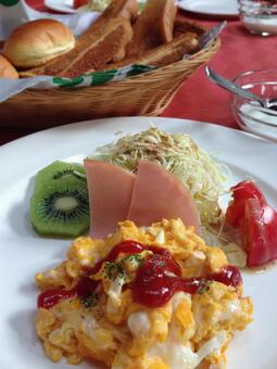 朝食 写真,食事,スクランブルエッグの写真素材