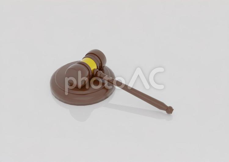 裁判官が判決を言うオークションハンマー オークションハンマー,ハンマー,木槌の写真素材