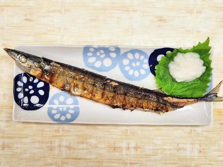 さんまの塩焼き(長皿)アップ さんまの塩焼き(長皿)アップ さんま,秋刀魚,塩焼きの写真素材