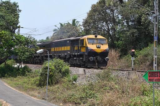 インド国鉄 機関車 インド国鉄 機関車 インド,ゴア,機関車の写真素材