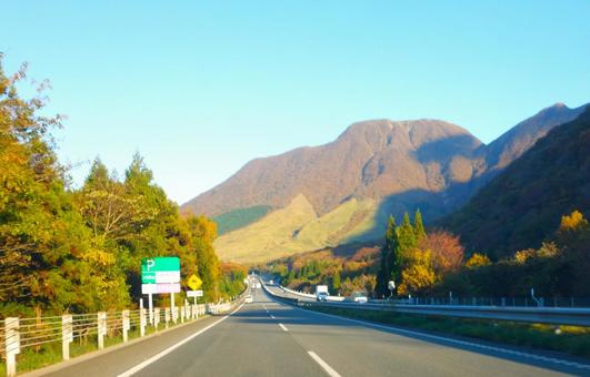 秋の大分自動車道（夕刻） 高速道路,ハイウエイ,秋の写真素材