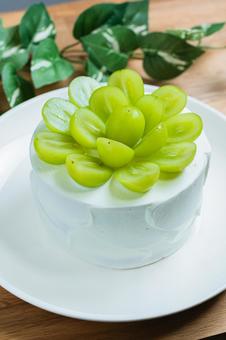 シャインマスカットのショートケーキ シャインマスカット,ケーキ,フルーツケーキの写真素材