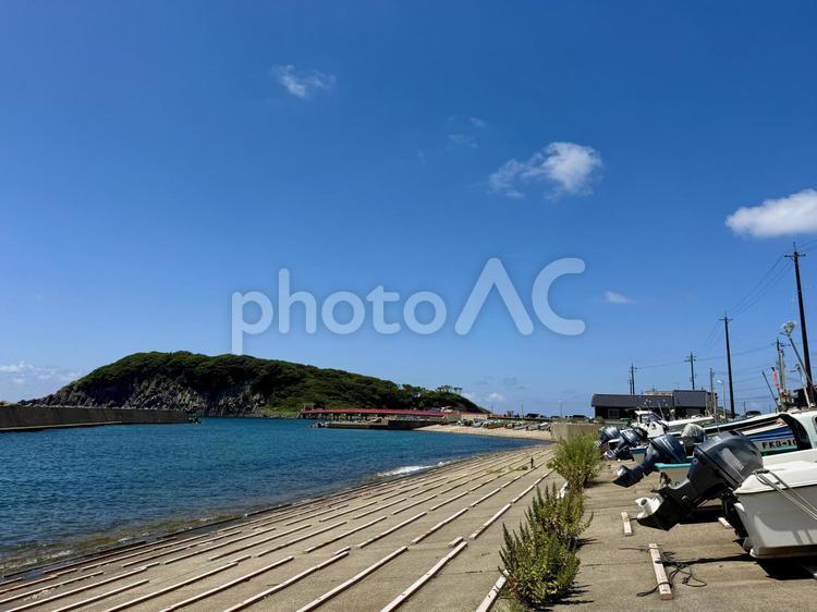 福井県東尋坊周辺雄島手前の漁村 雄島,福井県,港町の写真素材
