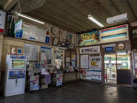 上信電鉄下仁田駅(待合室) 上信電鉄下仁田駅(待合室) 下仁田駅,ローカル線,私鉄の写真素材