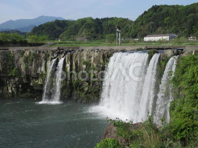 東洋のナイアガラ　原尻の滝 滝,東洋のナイアガラ,滝壺の写真素材