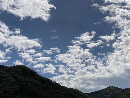 雲と山 雲と山 山,雲,白の写真素材