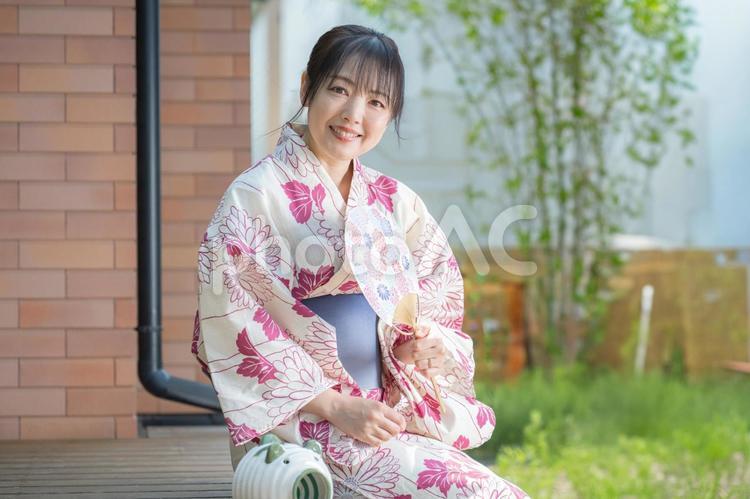 笑顔の浴衣の女性 女性,浴衣,笑顔の写真素材