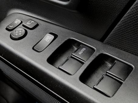 自動車のパワーウィンドウスイッチ 自動車のパワーウィンドウスイッチの写真