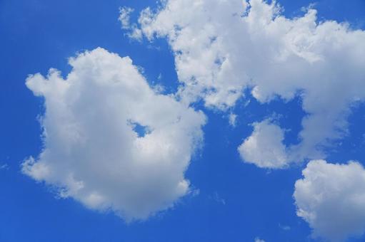 真夏の入道雲 真夏の入道雲の写真