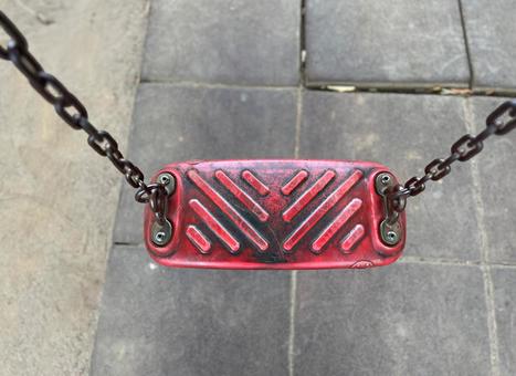 ブランコ座るとこ上から ブランコ座るとこ上からの写真