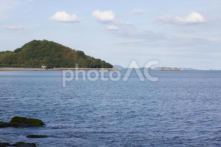 瀬戸内の風景_1 海,磯,潮だまりの写真素材