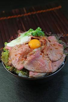 ローストビーフ丼 ローストビーフ丼 ローストビーフ丼,ローストビーフ,肉料理の写真素材