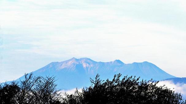 高ボッチ高原から望む早朝の御嶽山 御嶽山,北アルプス,連峰の写真素材