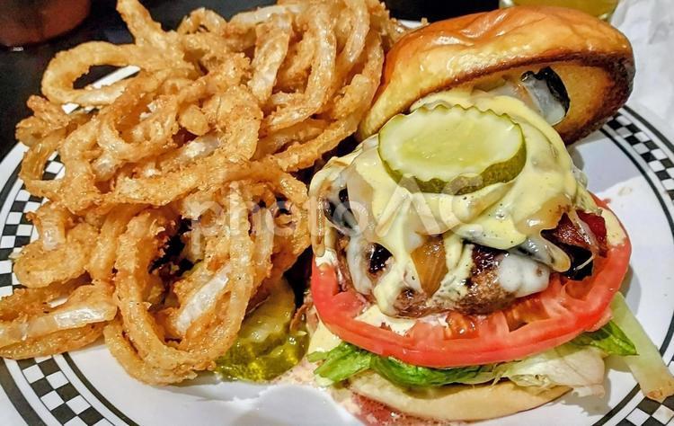 アメリカのハンバーガー 1 ハンバーガー,アメリカ,オニオンリングの写真素材