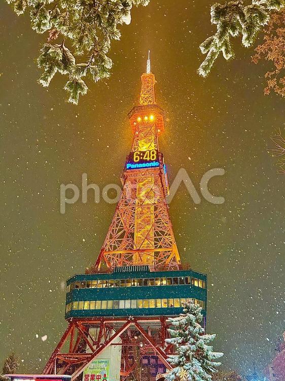 雪の中のテレビ塔の写真素材3 テレビ塔,札幌,雪の写真素材
