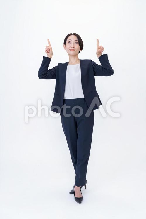 指差しをする女性 会社員,営業,キャリアの写真素材