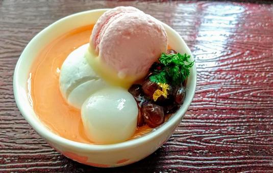 プリン プリン,マカロン,スイーツの写真素材