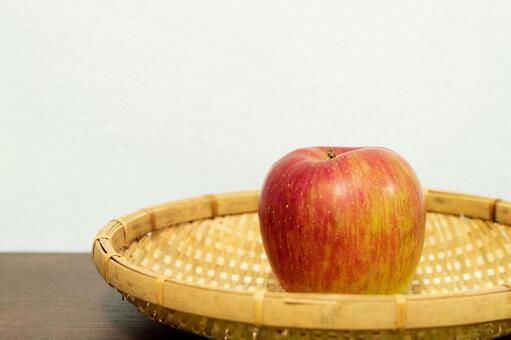 トキリンゴ（津軽のリンゴ） 林檎,果物,果実の写真素材