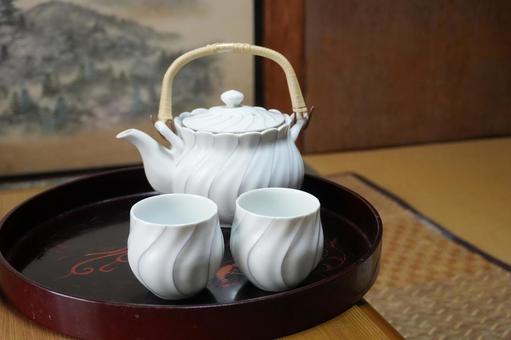 和の急須と湯呑みセット 和の急須と湯呑みセット 急須,湯呑み,日本茶の写真素材