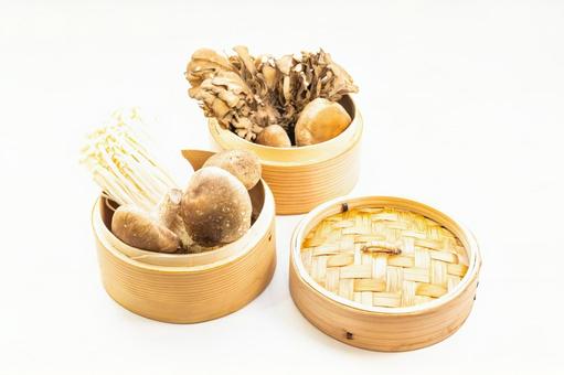 セイロに盛られたキノコ 秋の味覚 セイロに盛られたキノコ 秋の味覚 きのこ,椎茸,舞茸の写真素材